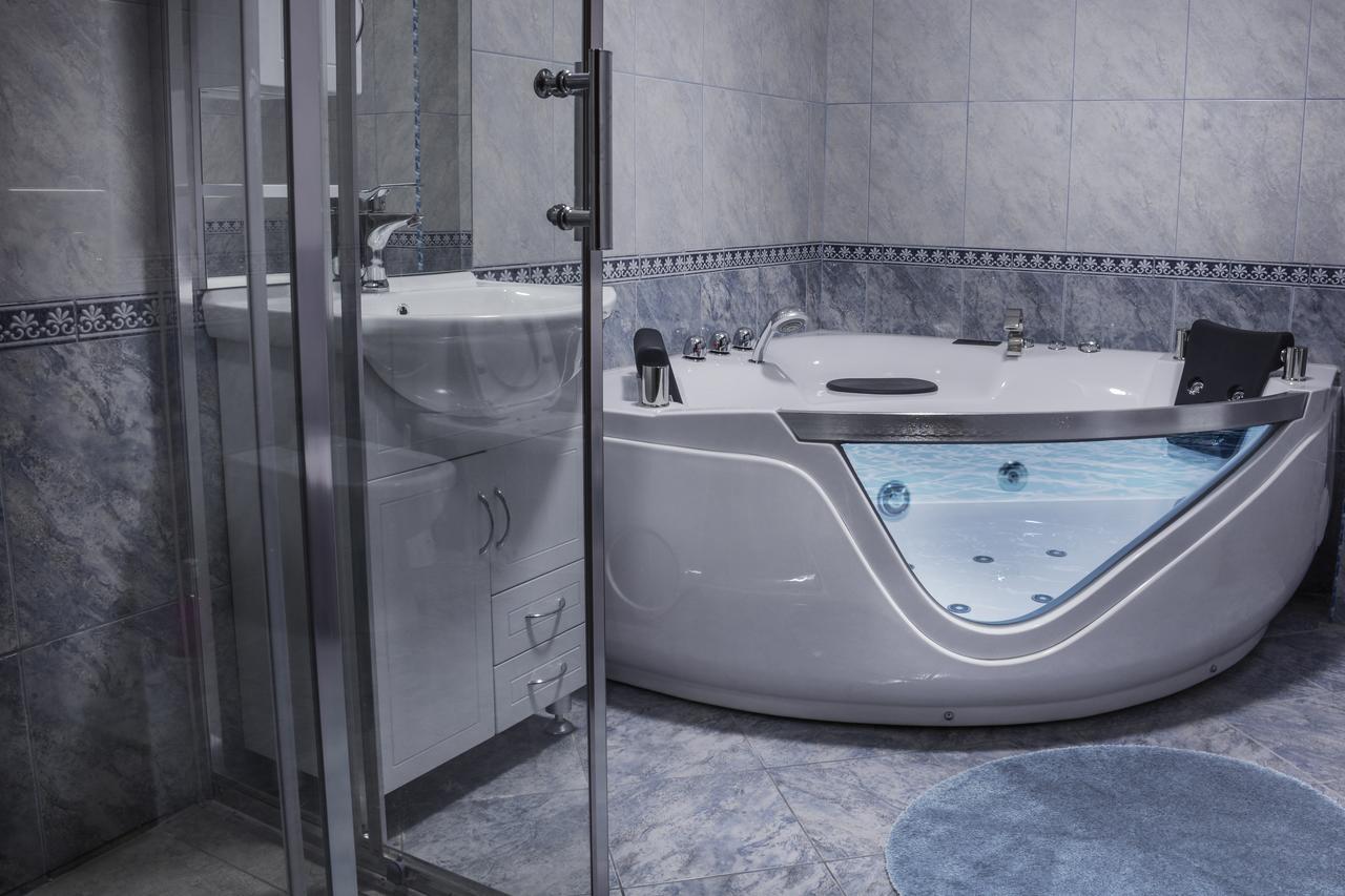 King Hotel Печ Екстер'єр фото