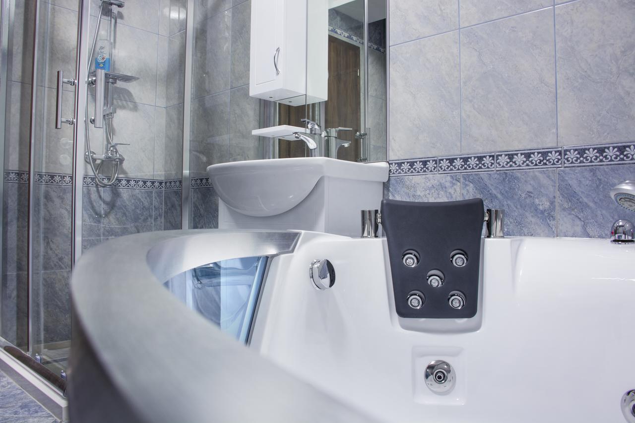 King Hotel Печ Екстер'єр фото
