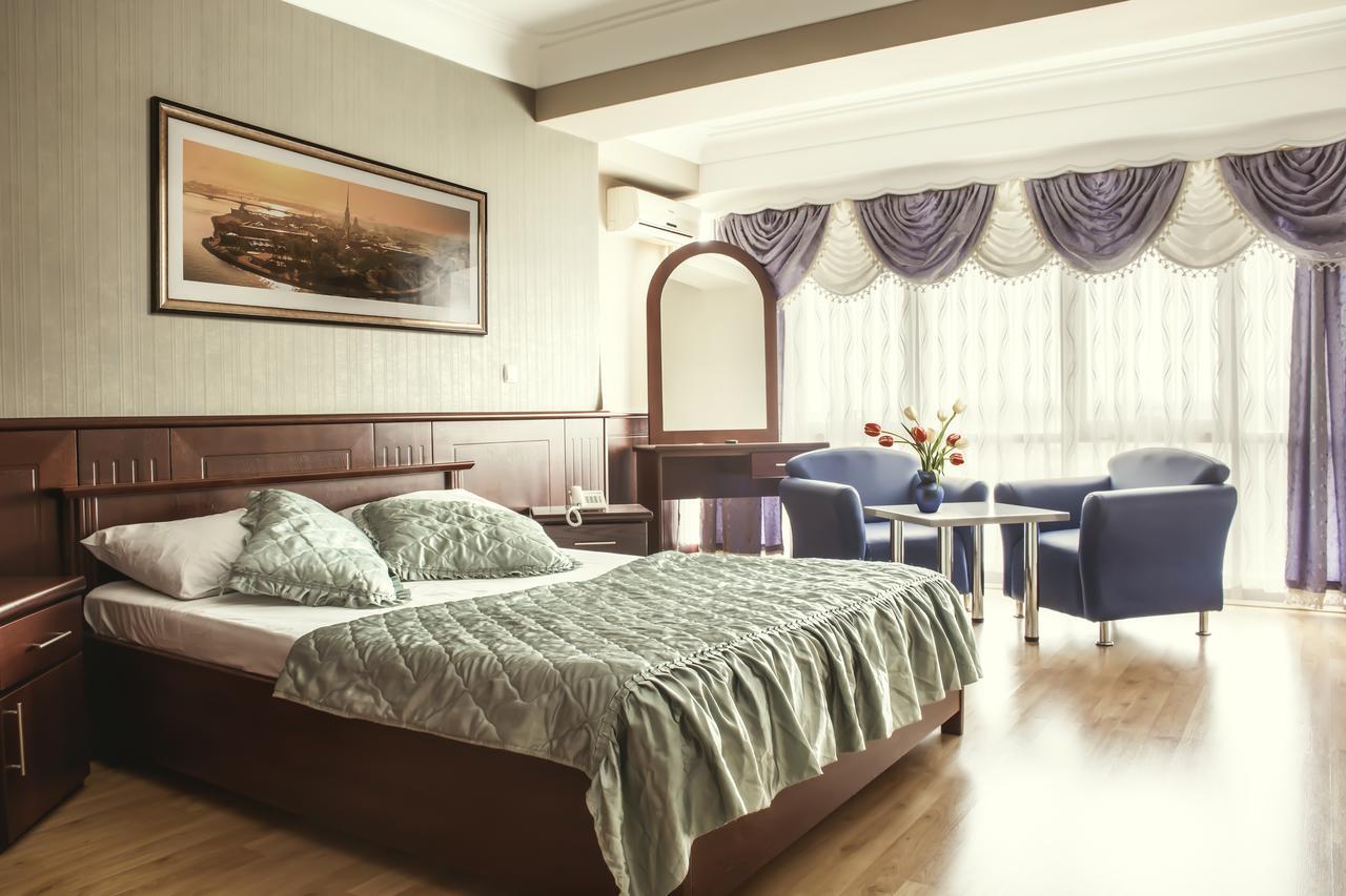King Hotel Печ Екстер'єр фото