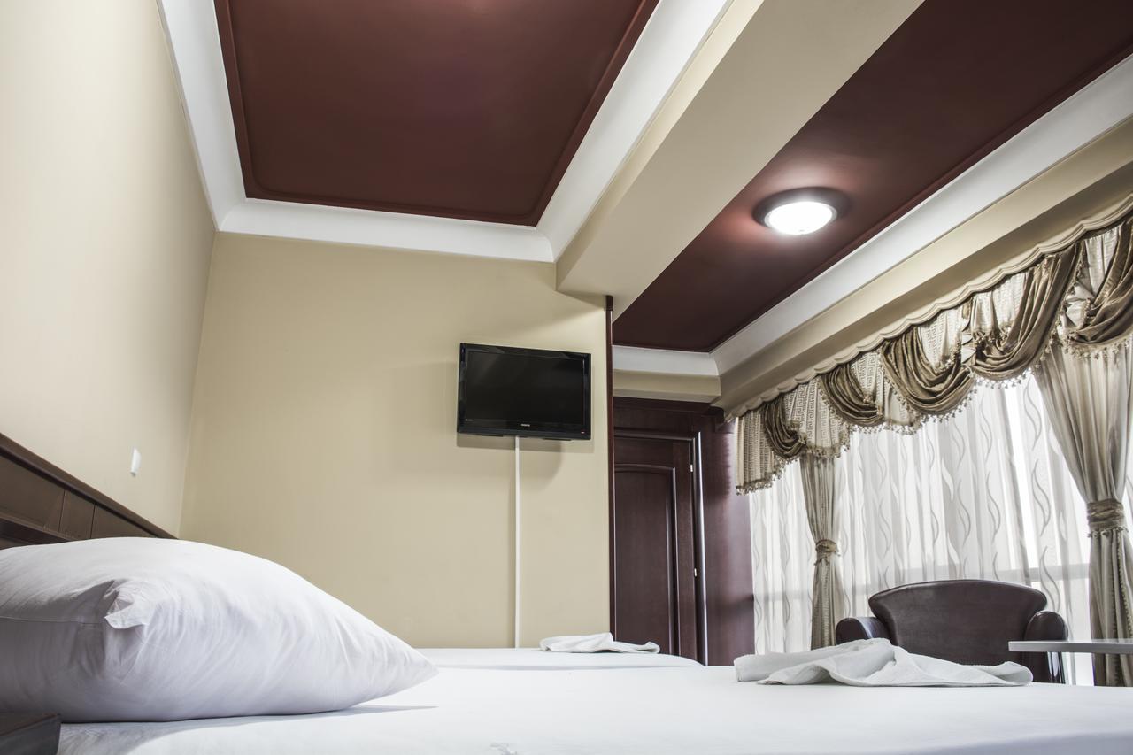 King Hotel Печ Екстер'єр фото