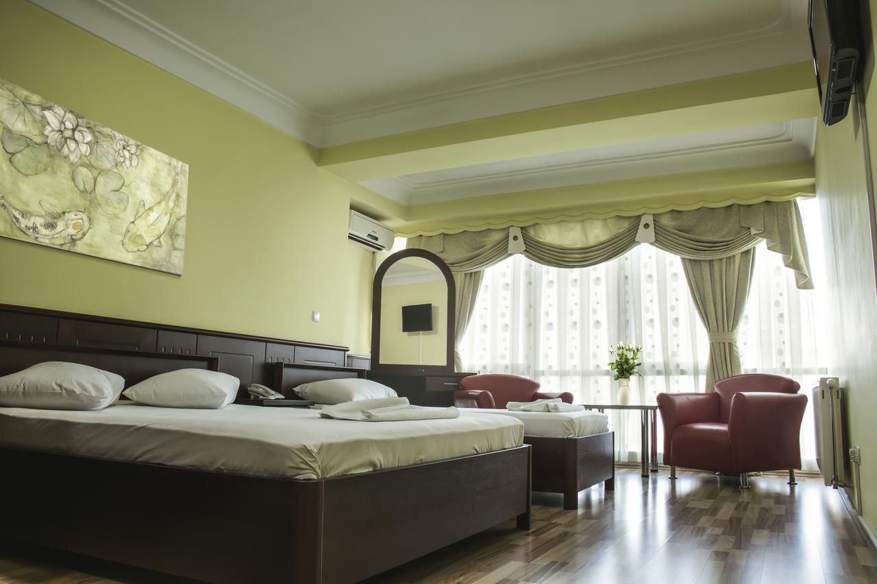 King Hotel Печ Екстер'єр фото