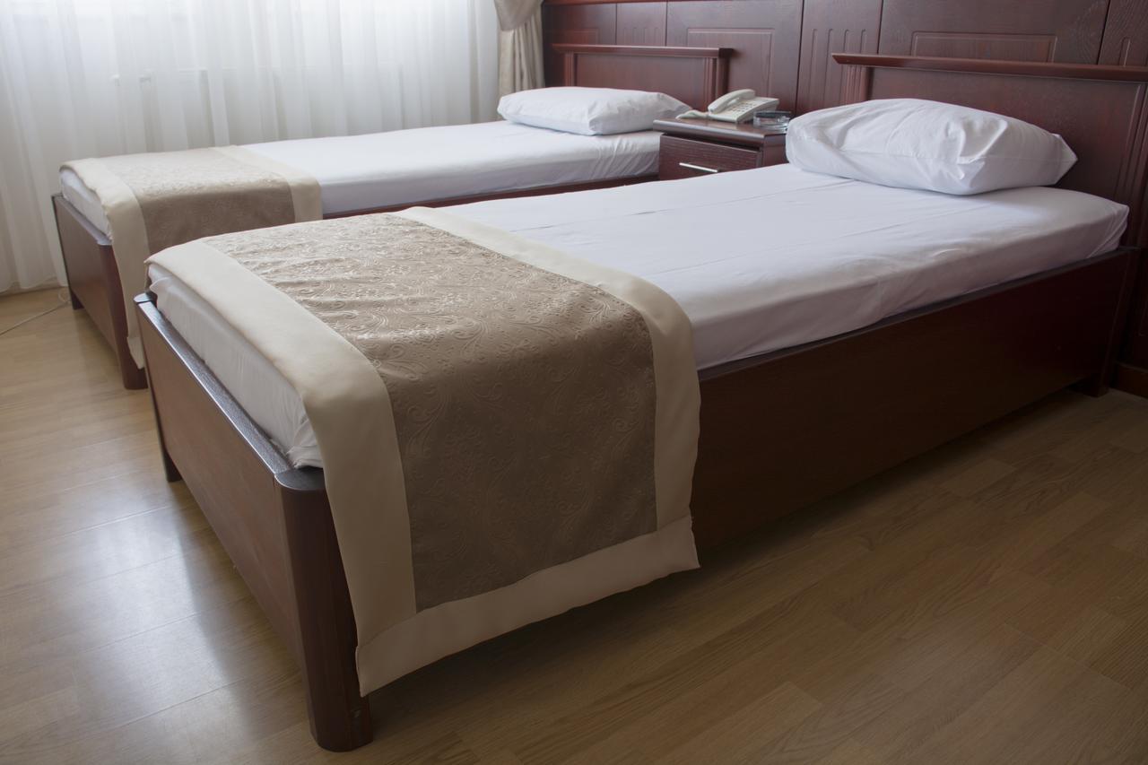King Hotel Печ Екстер'єр фото