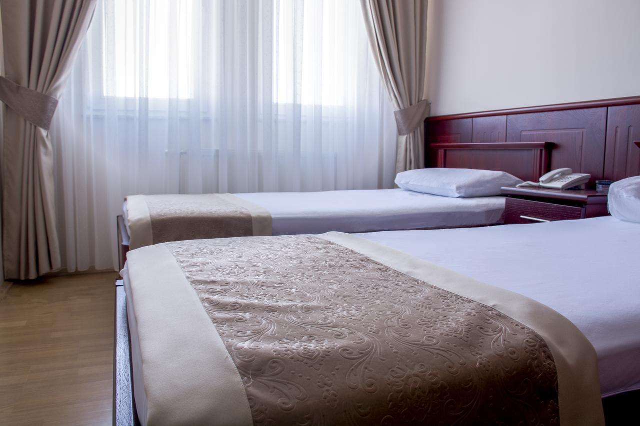 King Hotel Печ Екстер'єр фото
