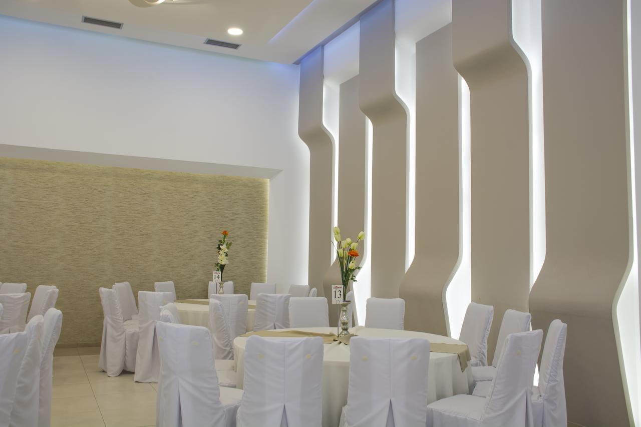 King Hotel Печ Екстер'єр фото
