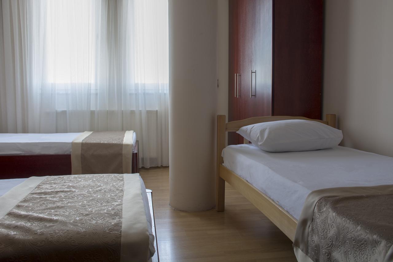 King Hotel Печ Екстер'єр фото