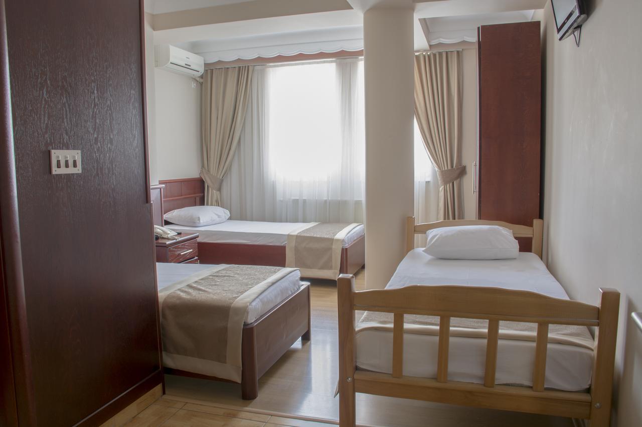 King Hotel Печ Екстер'єр фото