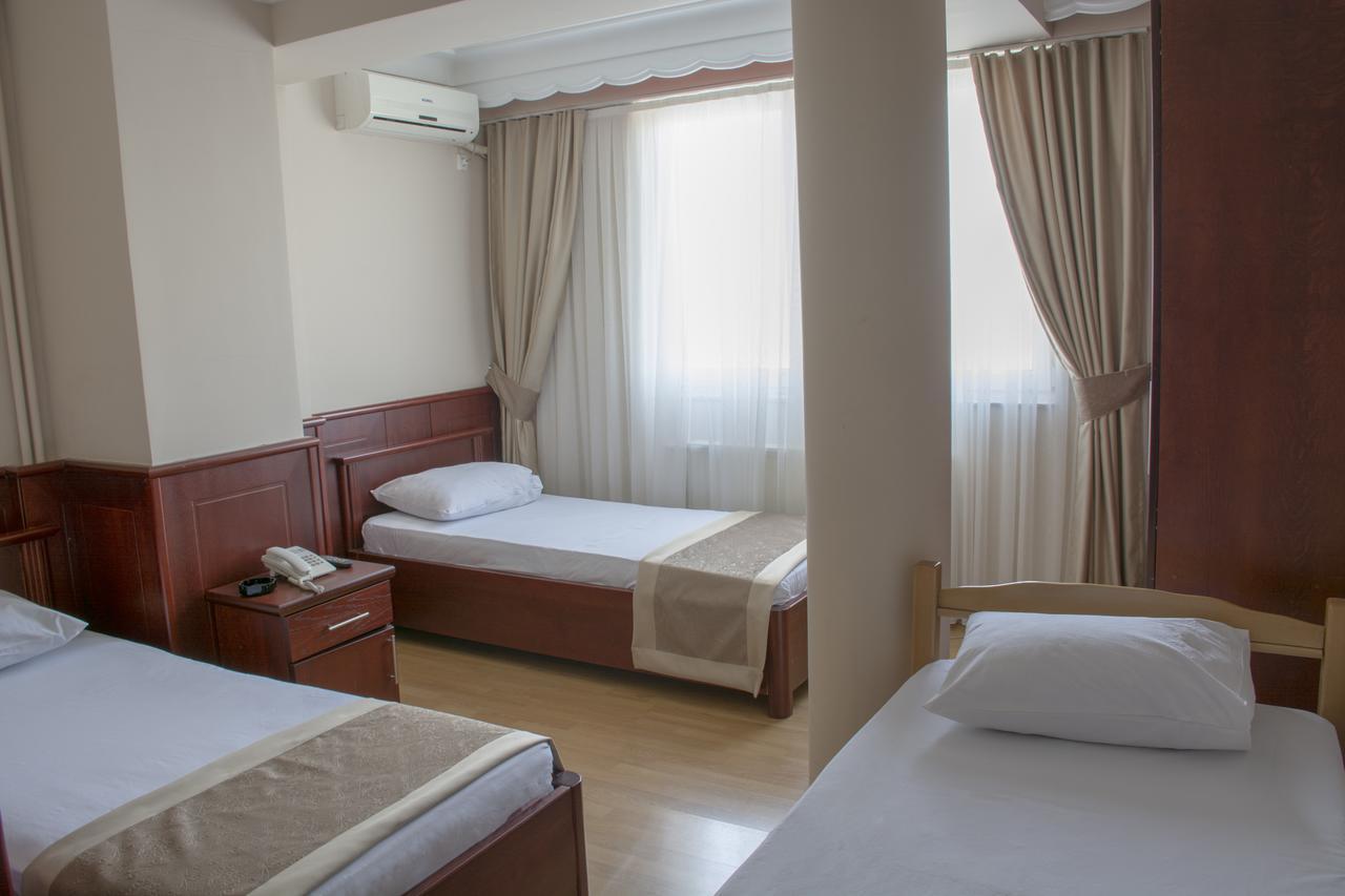 King Hotel Печ Екстер'єр фото